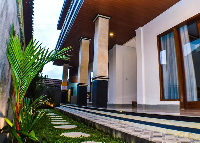 Affittacamere Kumala House 3*